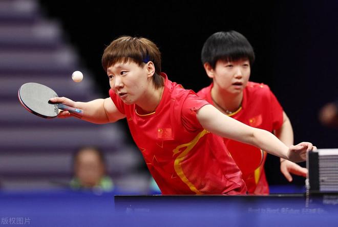 球迷们不禁 球迷们不禁