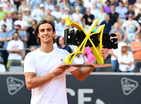 体育西王男 体育西王男